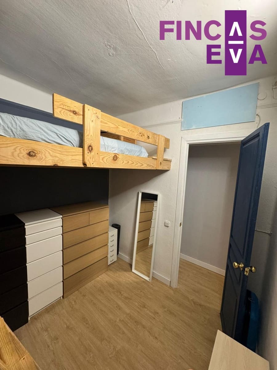 2 bedroom Flat for sale in Barcelona city - € 350,000 (Ref: 9473574)