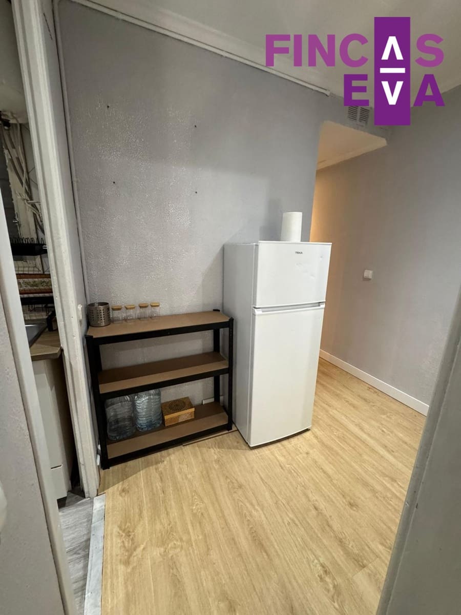 2 bedroom Flat for sale in Barcelona city - € 350,000 (Ref: 9473574)