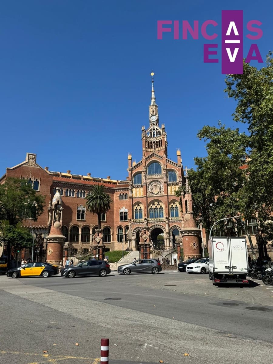 2 bedroom Flat for sale in Barcelona city - € 350,000 (Ref: 9473574)