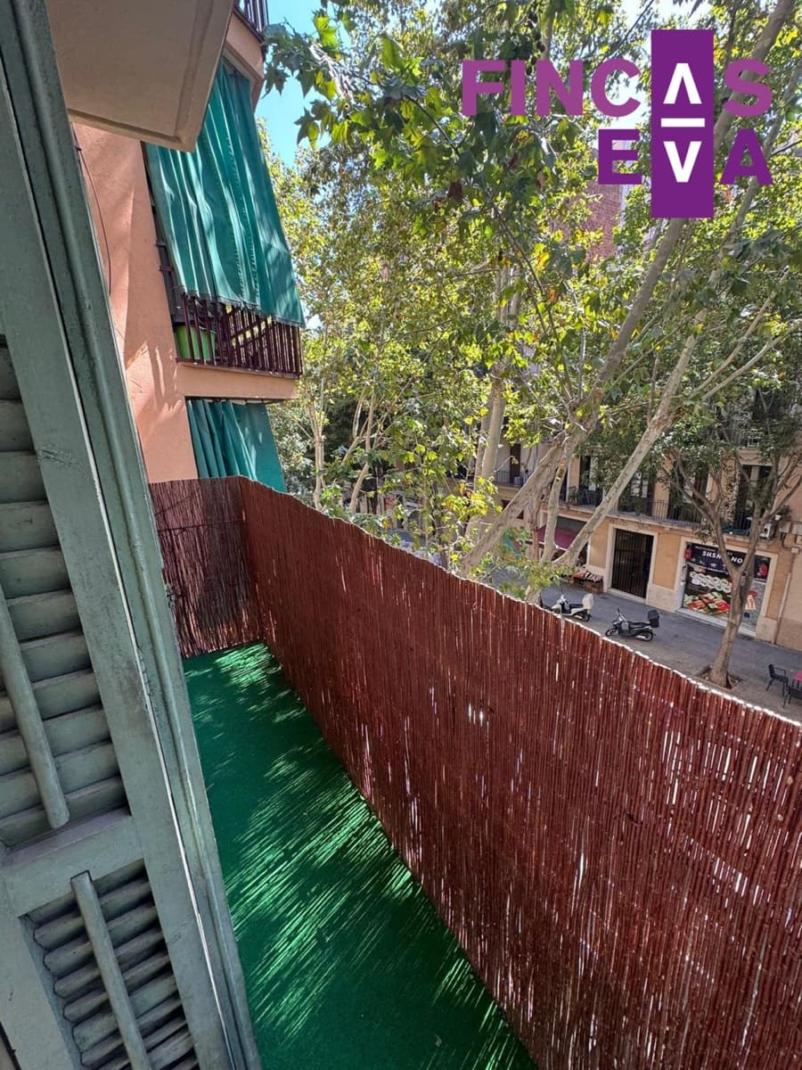 2 bedroom Flat for sale in Barcelona city - € 350,000 (Ref: 9473574)