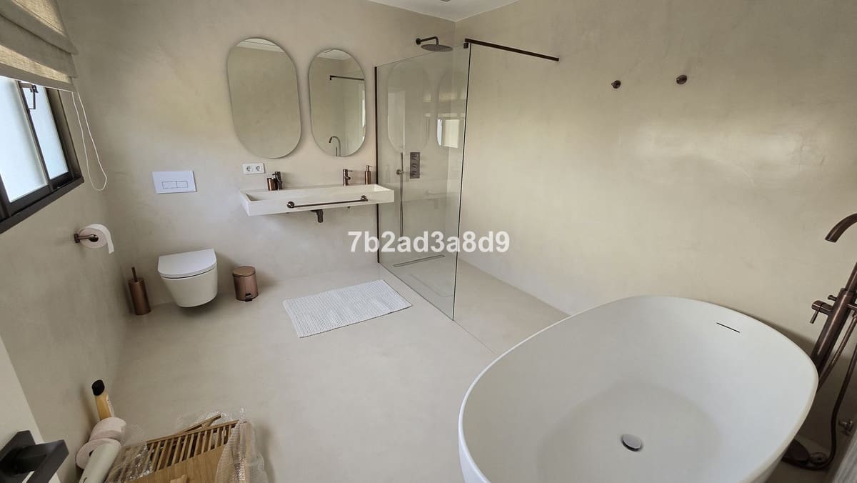 5 makuuhuone Huvila myytävänä paikassa Marbella mukana uima-altaan 
autotalli - 2 750 000 € (Ref: 9474414)