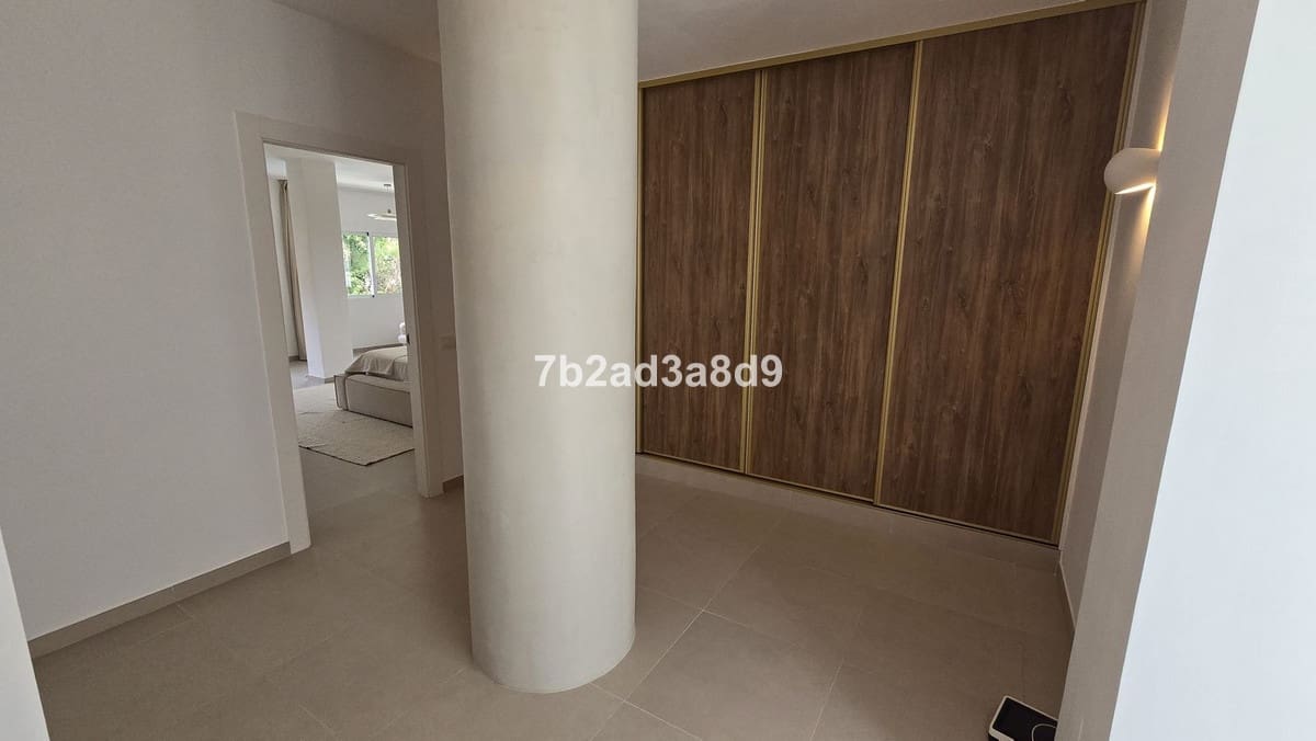 5 makuuhuone Huvila myytävänä paikassa Marbella mukana uima-altaan 
autotalli - 2 750 000 € (Ref: 9474414)