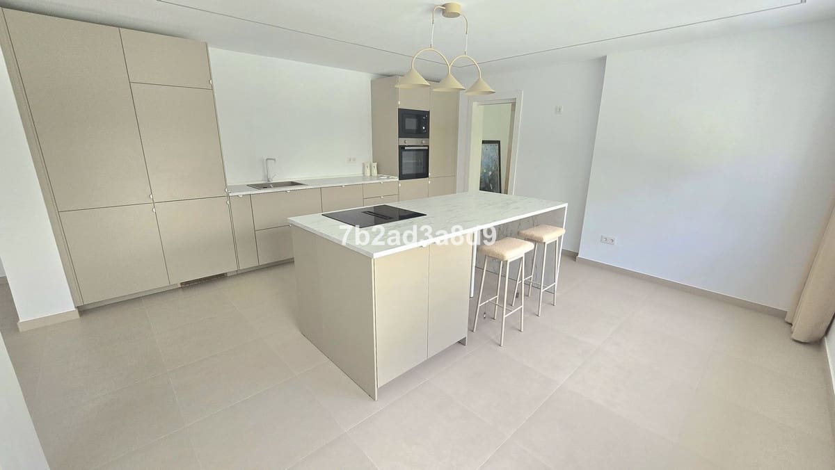 5 makuuhuone Huvila myytävänä paikassa Marbella mukana uima-altaan 
autotalli - 2 750 000 € (Ref: 9474414)