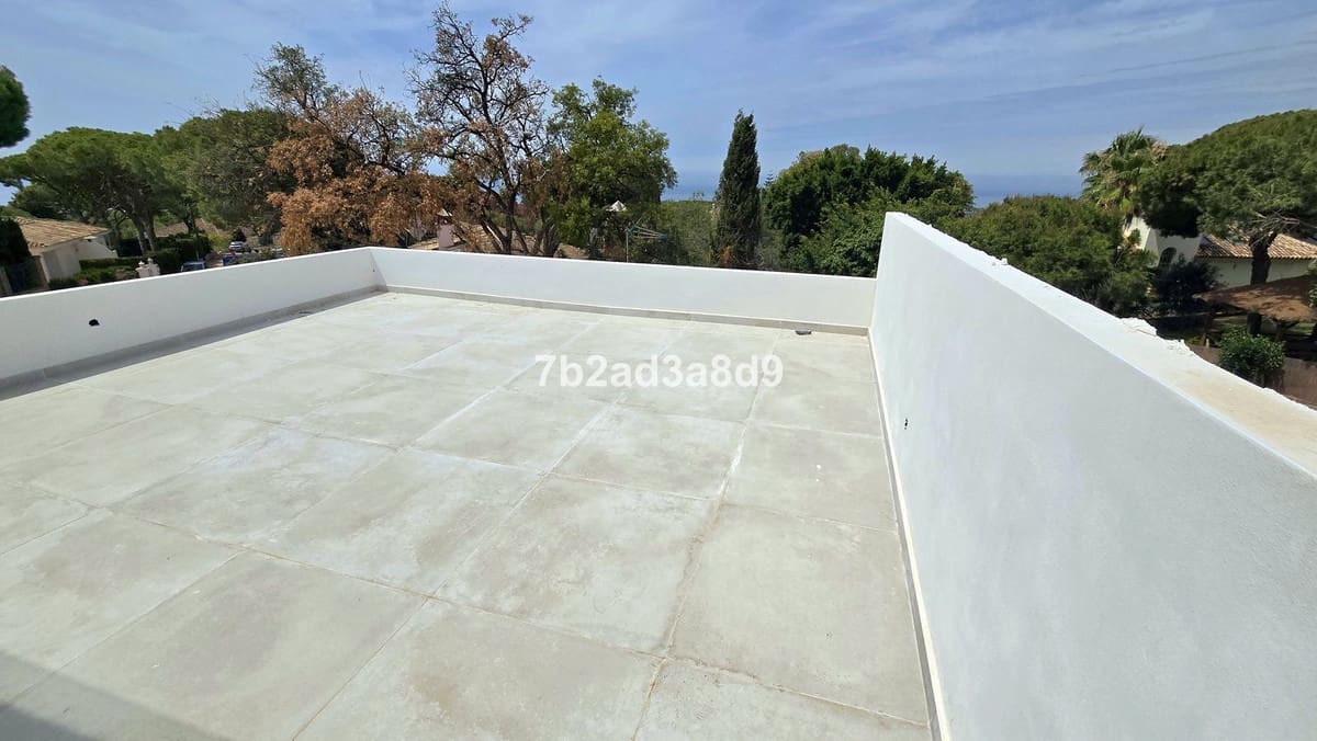 5 makuuhuone Huvila myytävänä paikassa Marbella mukana uima-altaan 
autotalli - 2 750 000 € (Ref: 9474414)