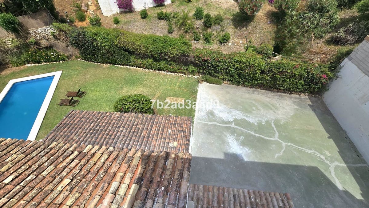 5 makuuhuone Huvila myytävänä paikassa Marbella mukana uima-altaan 
autotalli - 2 750 000 € (Ref: 9474414)