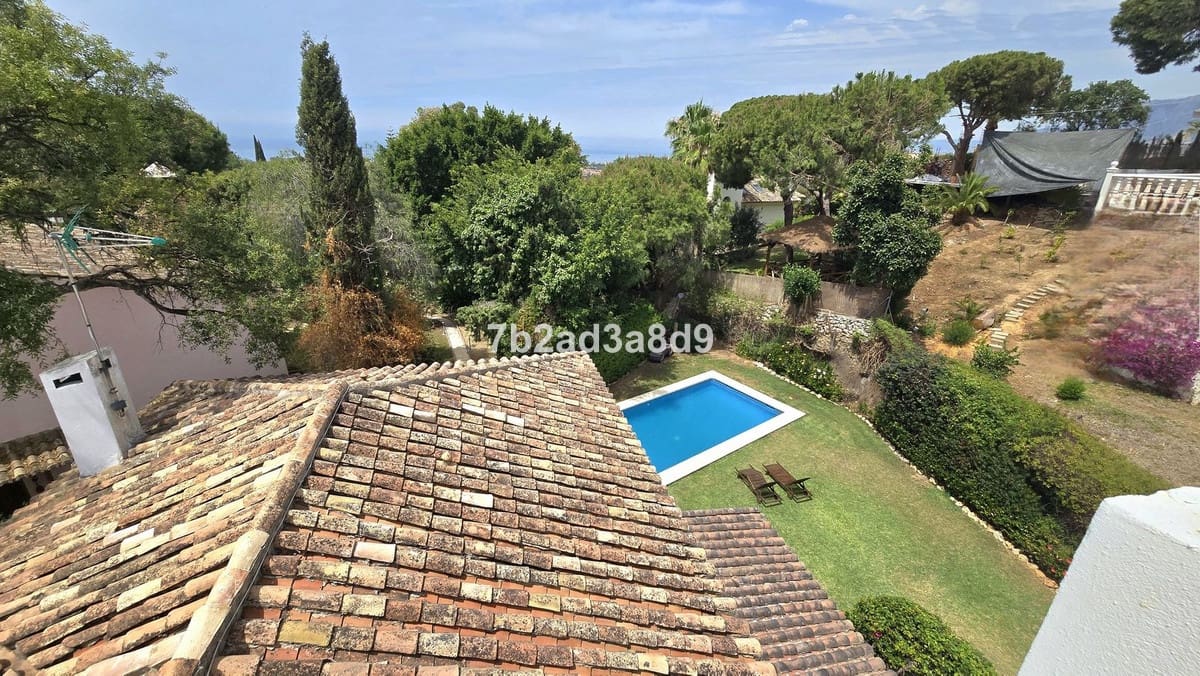 5 makuuhuone Huvila myytävänä paikassa Marbella mukana uima-altaan 
autotalli - 2 750 000 € (Ref: 9474414)