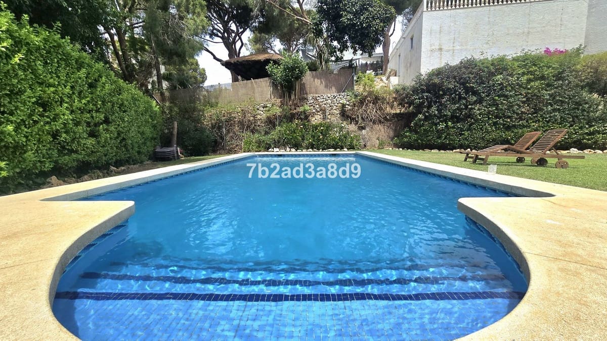 5 makuuhuone Huvila myytävänä paikassa Marbella mukana uima-altaan 
autotalli - 2 750 000 € (Ref: 9474414)