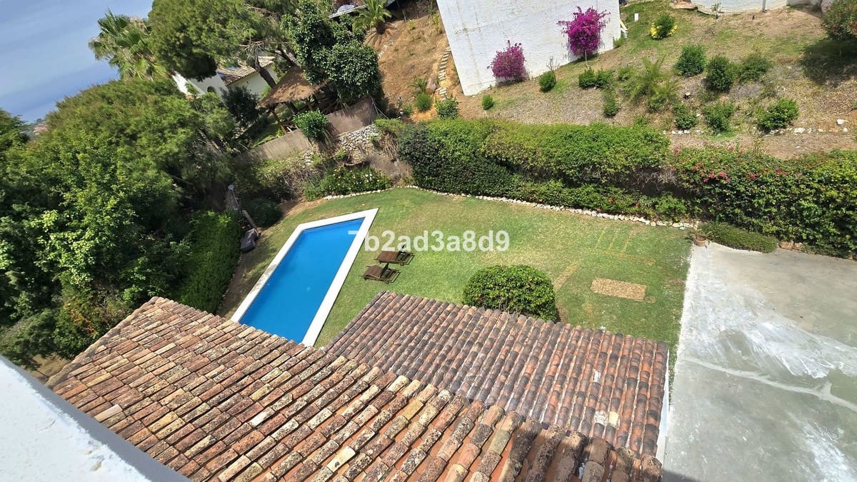 5 makuuhuone Huvila myytävänä paikassa Marbella mukana uima-altaan 
autotalli - 2 750 000 € (Ref: 9474414)