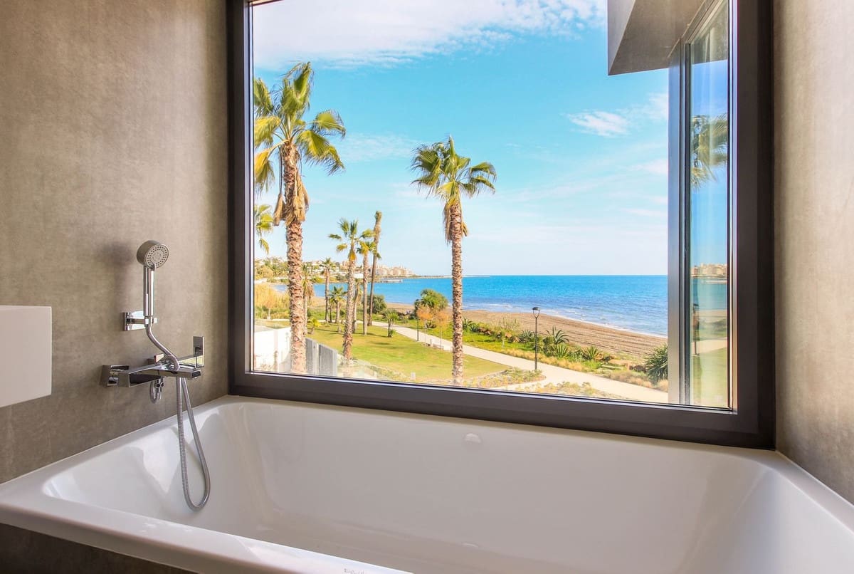 3 quarto Moradia para venda em Estepona com piscina - 2 500 000 € (Ref: 9474514)