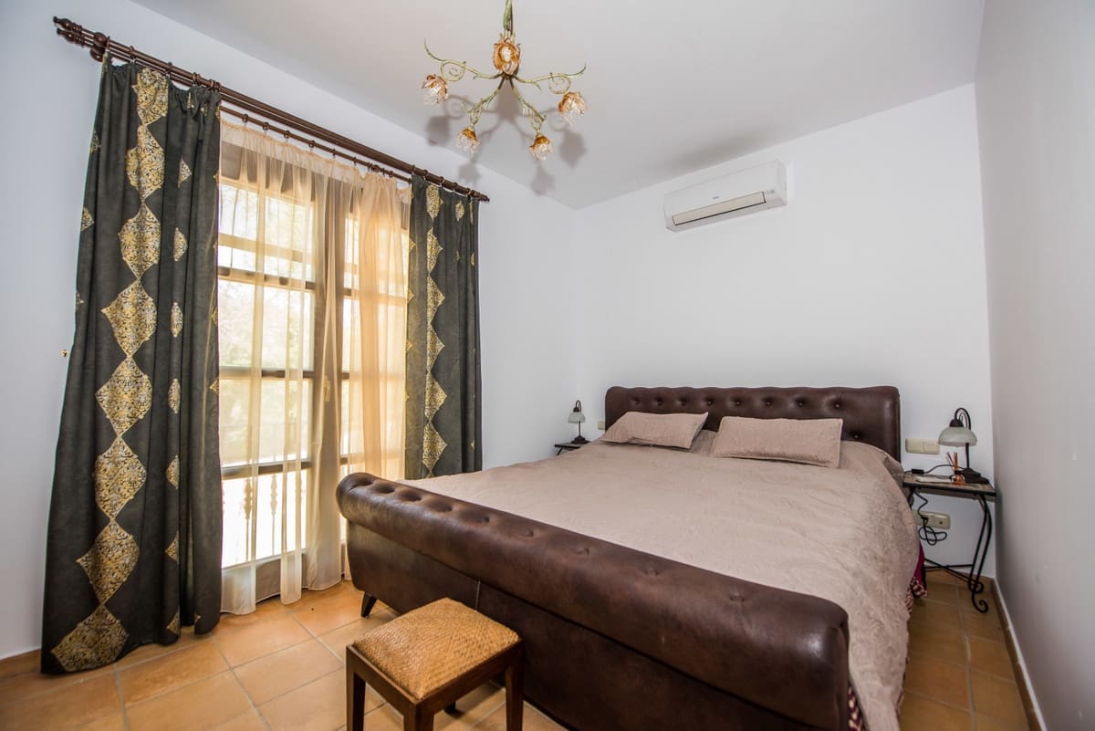 Chalet de 8 habitaciones en Benahavís en venta con piscina garaje - 5.850.000 € (Ref: 9474515)