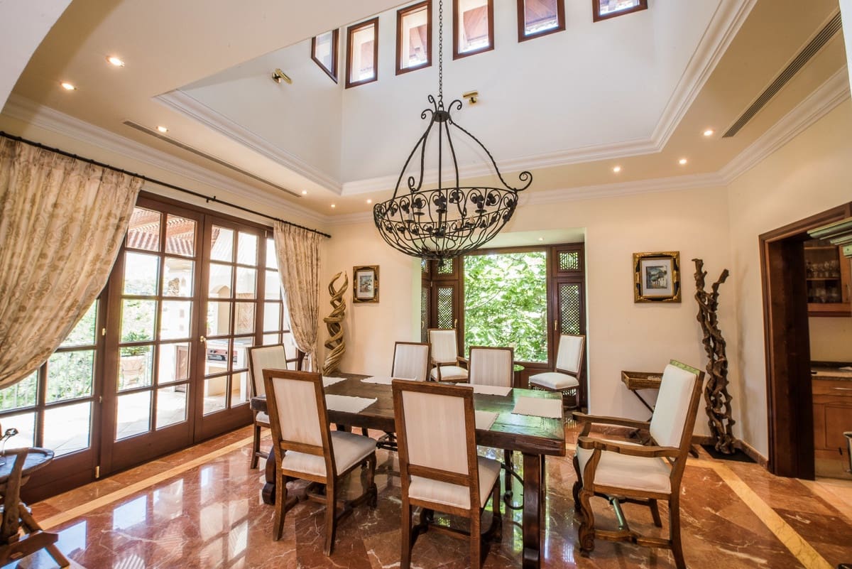 Chalet de 8 habitaciones en Benahavís en venta con piscina garaje - 5.850.000 € (Ref: 9474515)