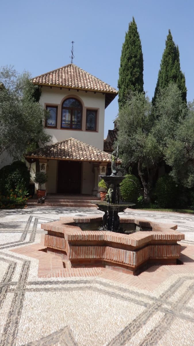 Chalet de 8 habitaciones en Benahavís en venta con piscina garaje - 5.850.000 € (Ref: 9474515)