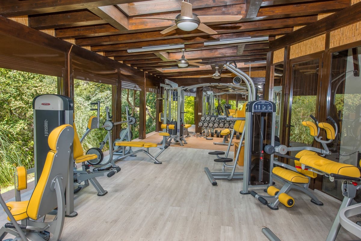 Chalet de 8 habitaciones en Benahavís en venta con piscina garaje - 5.850.000 € (Ref: 9474515)