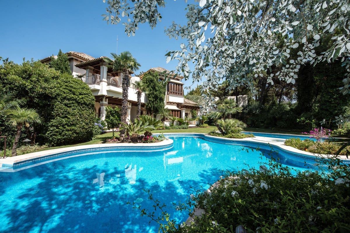 Chalet de 8 habitaciones en Benahavís en venta con piscina garaje - 5.850.000 € (Ref: 9474515)