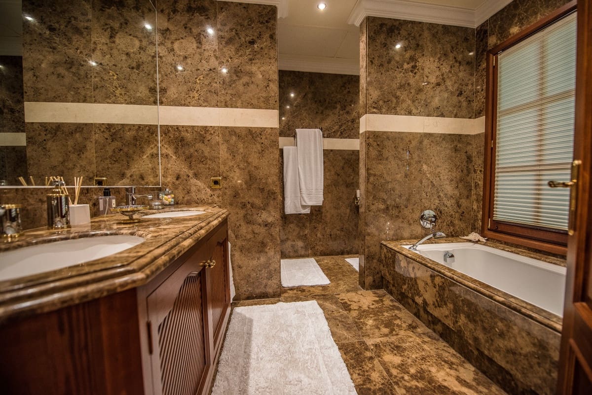 Chalet de 8 habitaciones en Benahavís en venta con piscina garaje - 5.850.000 € (Ref: 9474515)