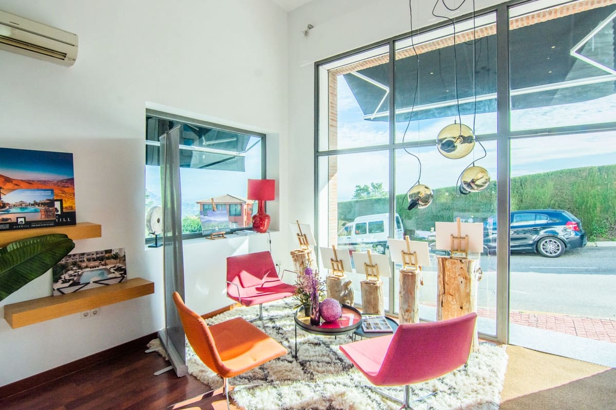 Local Comercial en Ojen en venta con garaje - 200.000 € (Ref: 9474517)