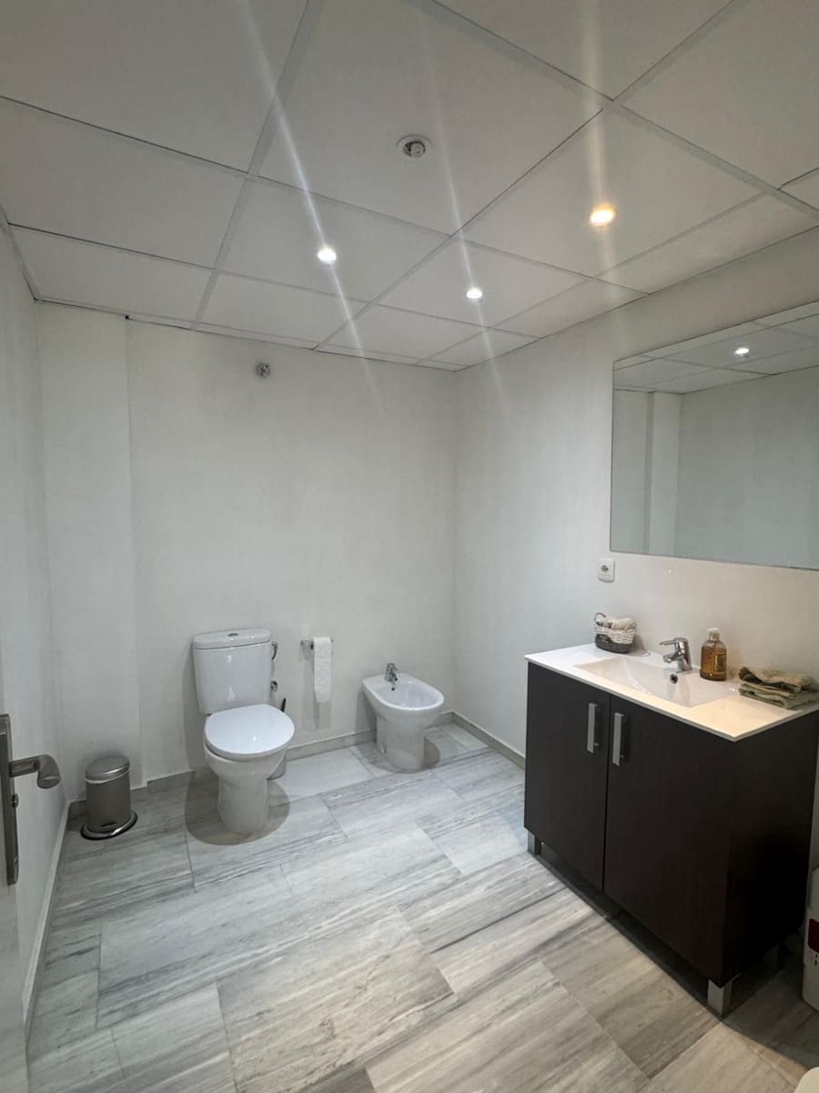 Oficina en Marbella en venta con piscina - 380.000 € (Ref: 9474518)