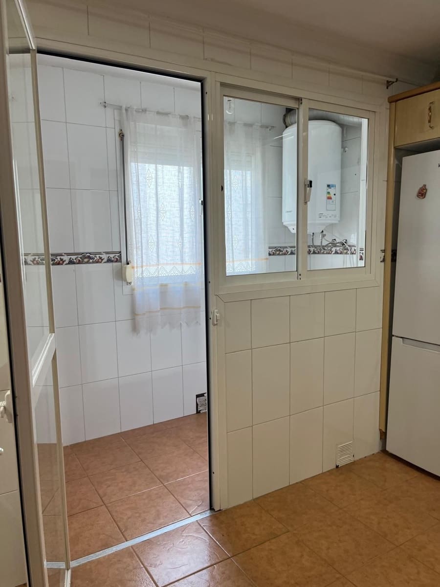 Piso de 2 habitaciones en Estepona en venta - 312.000 € (Ref: 9479274)