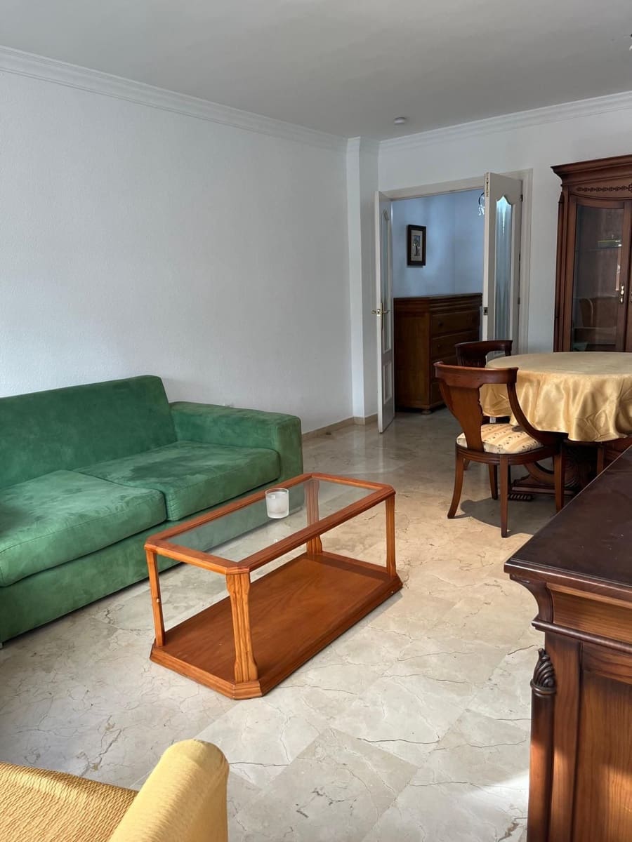 Piso de 2 habitaciones en Estepona en venta - 312.000 € (Ref: 9479274)