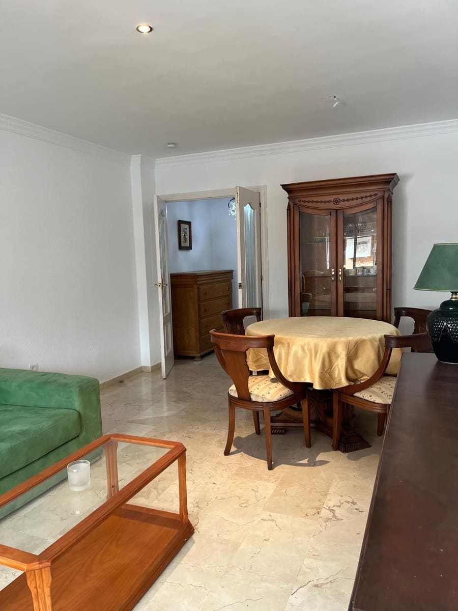 Piso de 2 habitaciones en Estepona en venta - 312.000 € (Ref: 9479274)