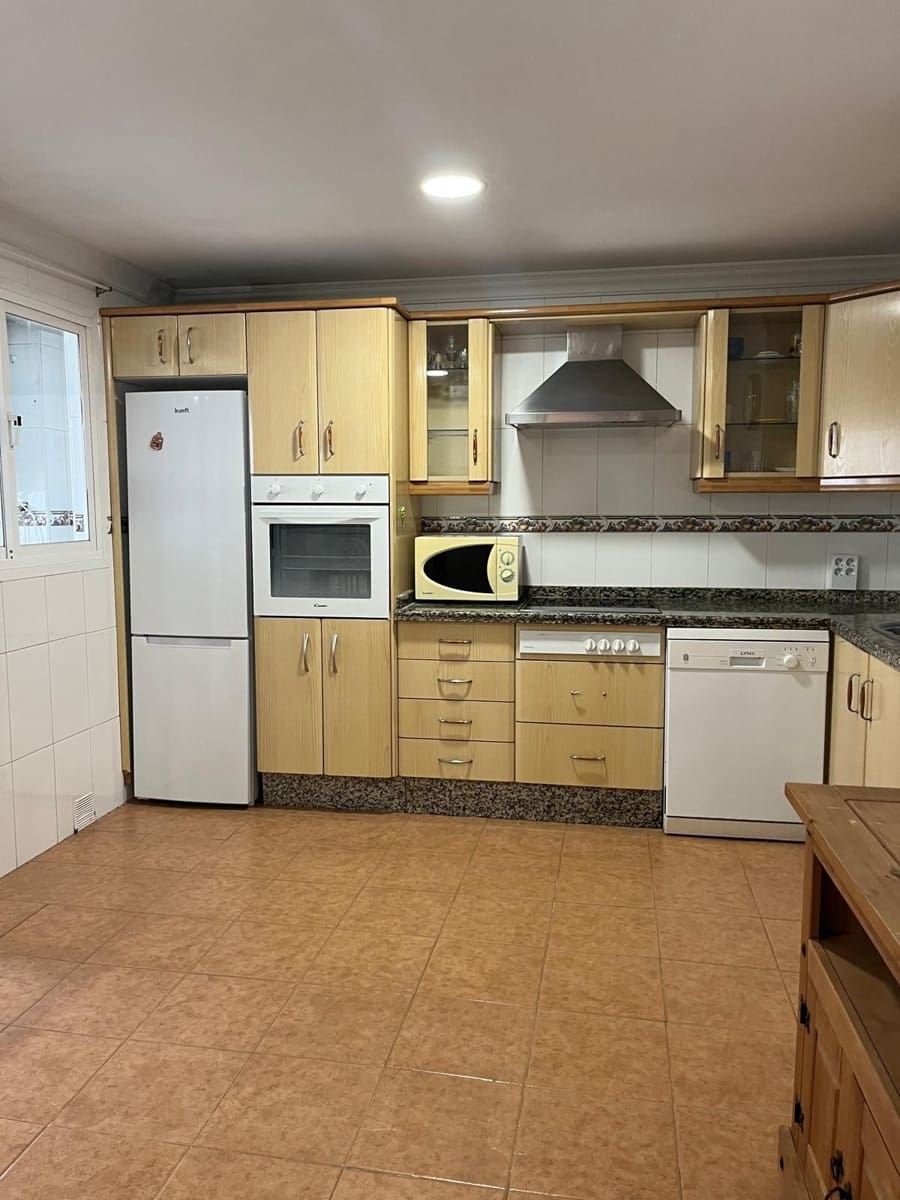 Piso de 2 habitaciones en Estepona en venta - 312.000 € (Ref: 9479274)