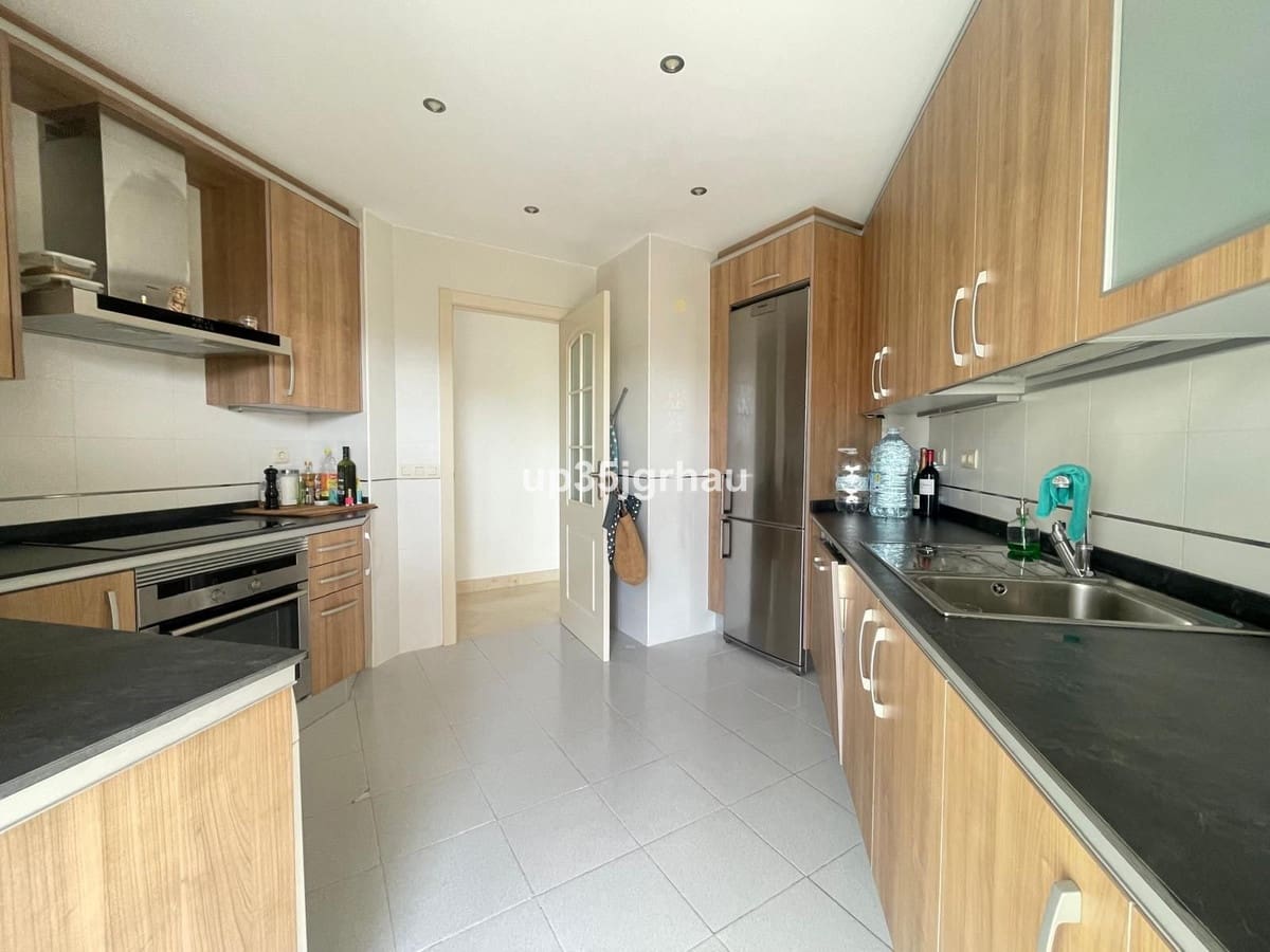 2 bedroom Flat for sale in New Golden Mile with pool - € 690,000 (Ref: 9479275)