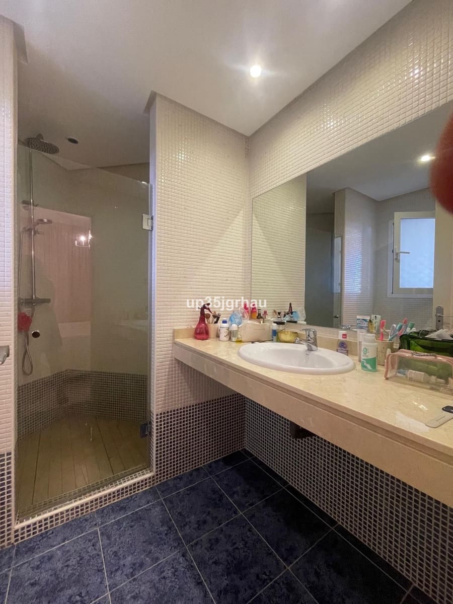 2 bedroom Flat for sale in New Golden Mile with pool - € 690,000 (Ref: 9479275)