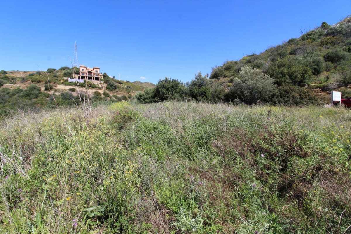 Building Plot for sale in Marbella - € 300,000 (Ref: 9479278)