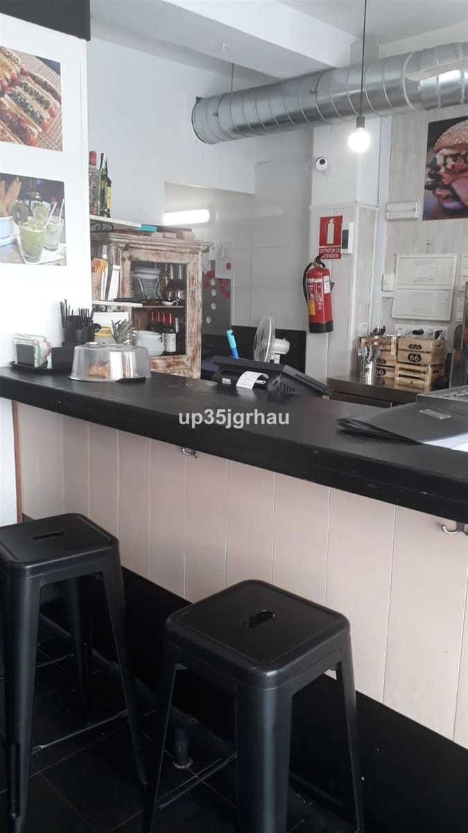 Commercial for sale in Estepona - € 1,295,000 (Ref: 9480766)