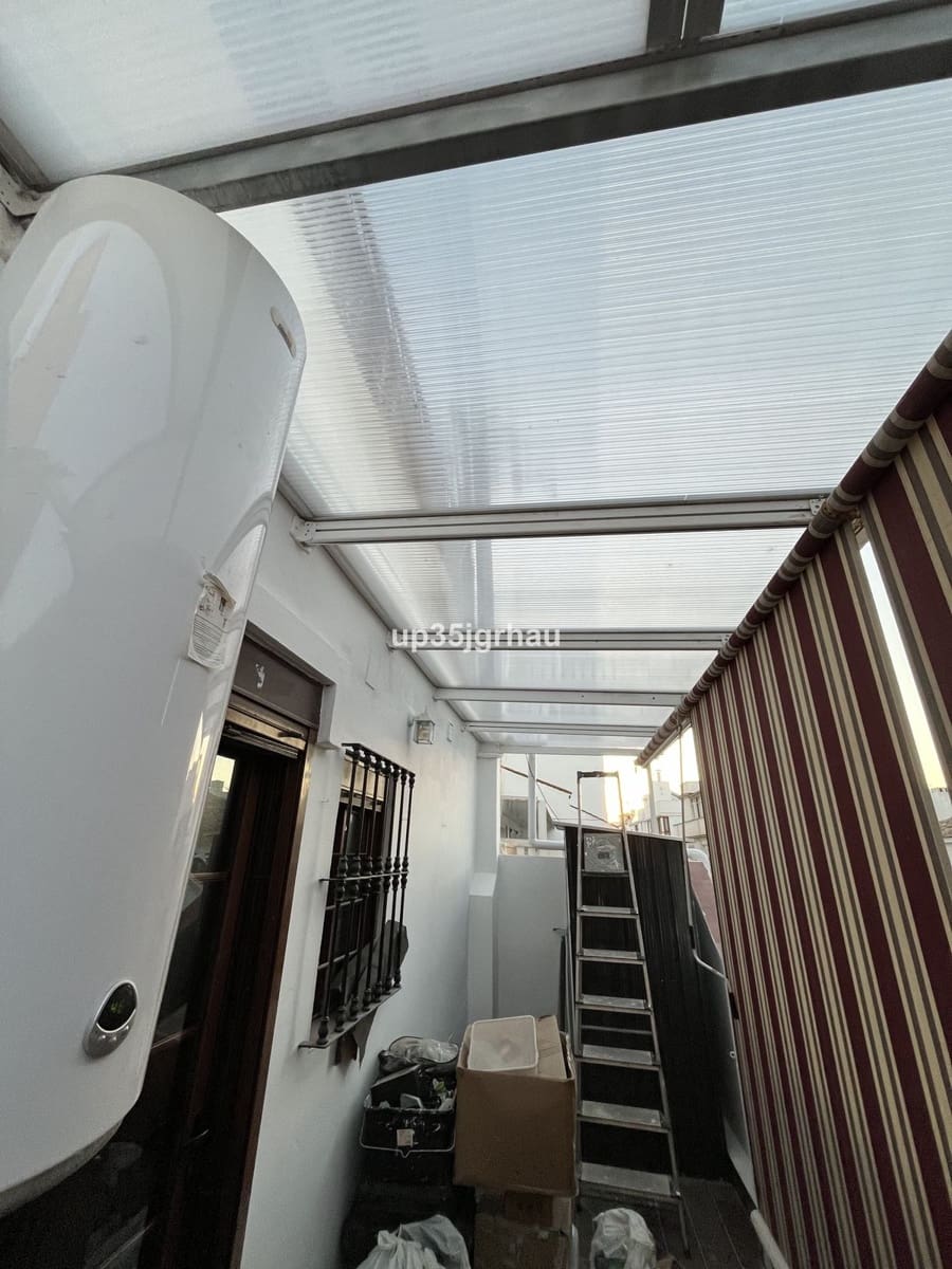 Commercial for sale in Estepona - € 1,295,000 (Ref: 9480766)