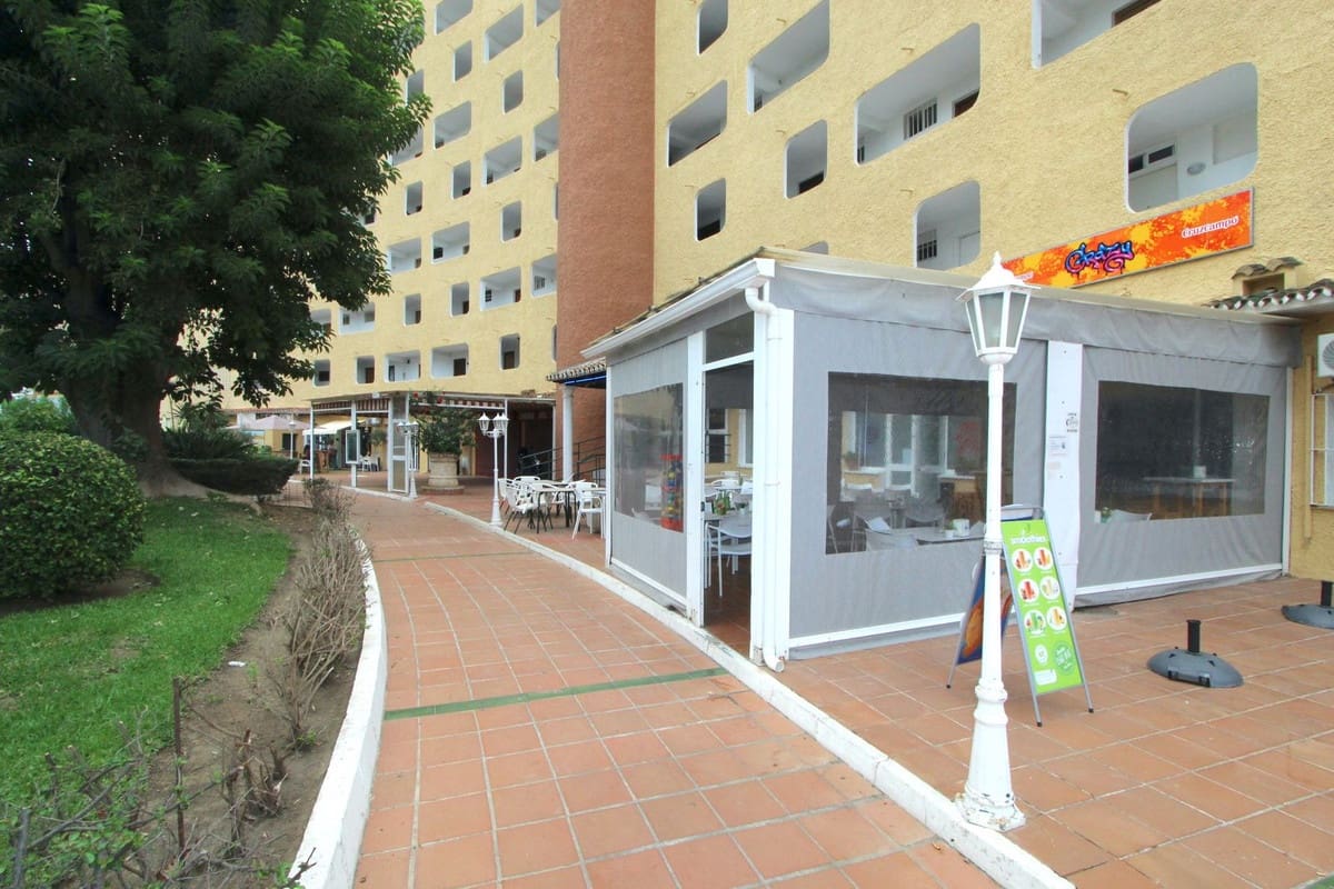 Commercial for sale in Marbella with pool - € 231,550 (Ref: 9481372)