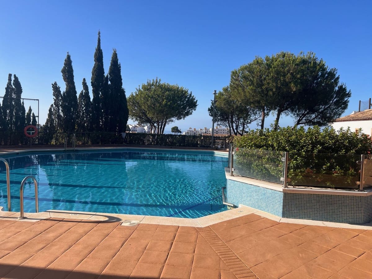 3 bedroom Flat for sale in Mijas with pool - € 539,000 (Ref: 9481374)