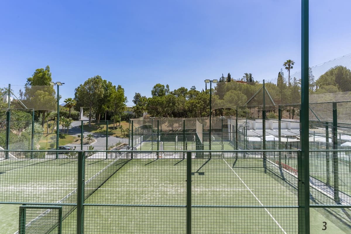 4 soveværelse Lejlighed til salg i Estepona med garage - € 1.049.000 (Ref: 9481473)