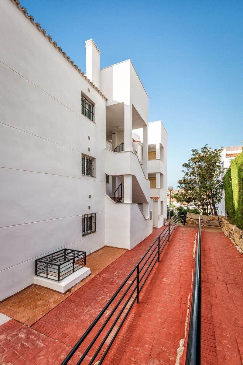 2 bedroom Flat for sale in Mijas with pool garage - € 280,000 (Ref: 9481474)