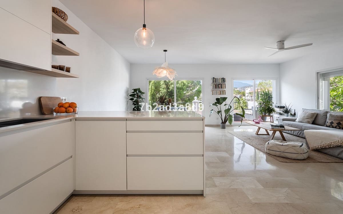 4 chambre Villa/Maison à vendre à Benahavis avec garage - 875 000 € (Ref: 9481478)