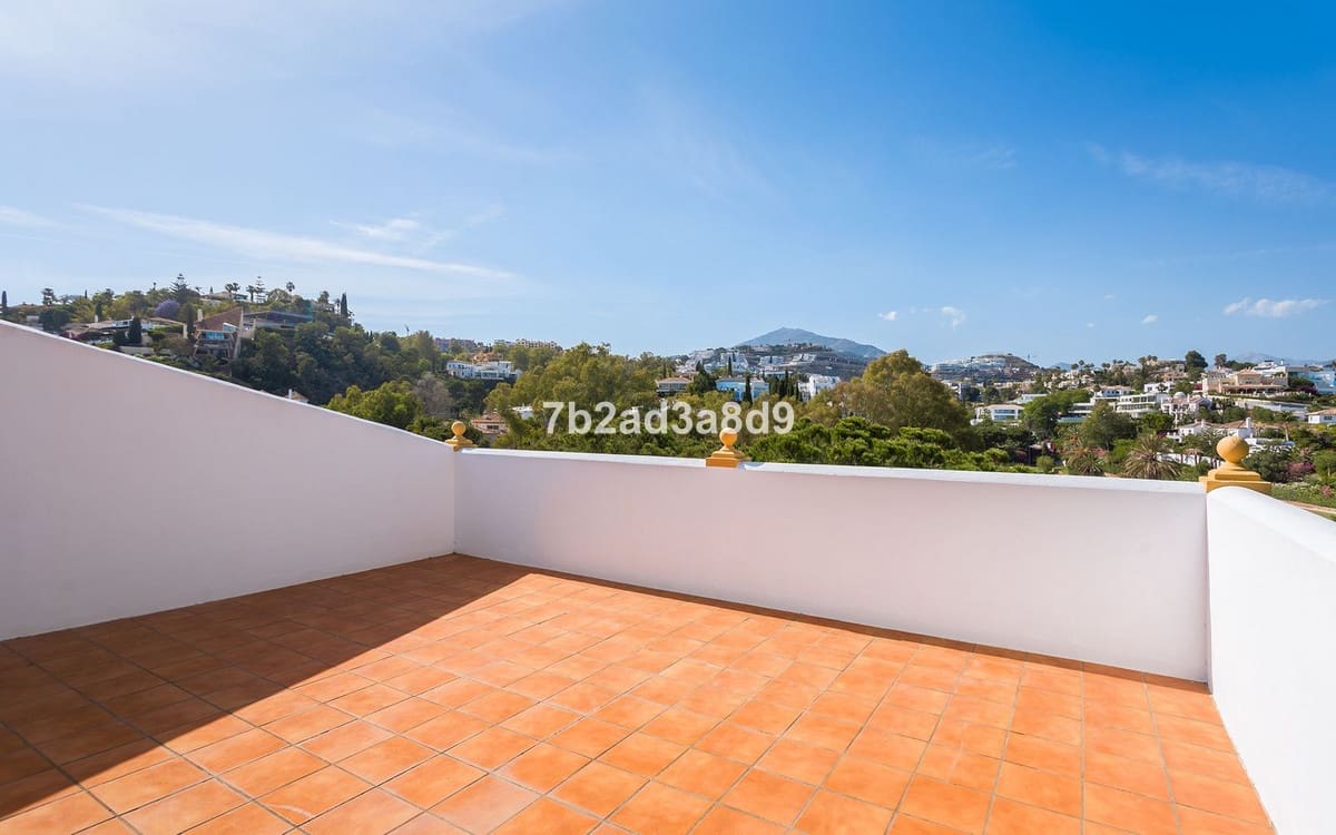 4 chambre Villa/Maison à vendre à Benahavis avec garage - 875 000 € (Ref: 9481478)