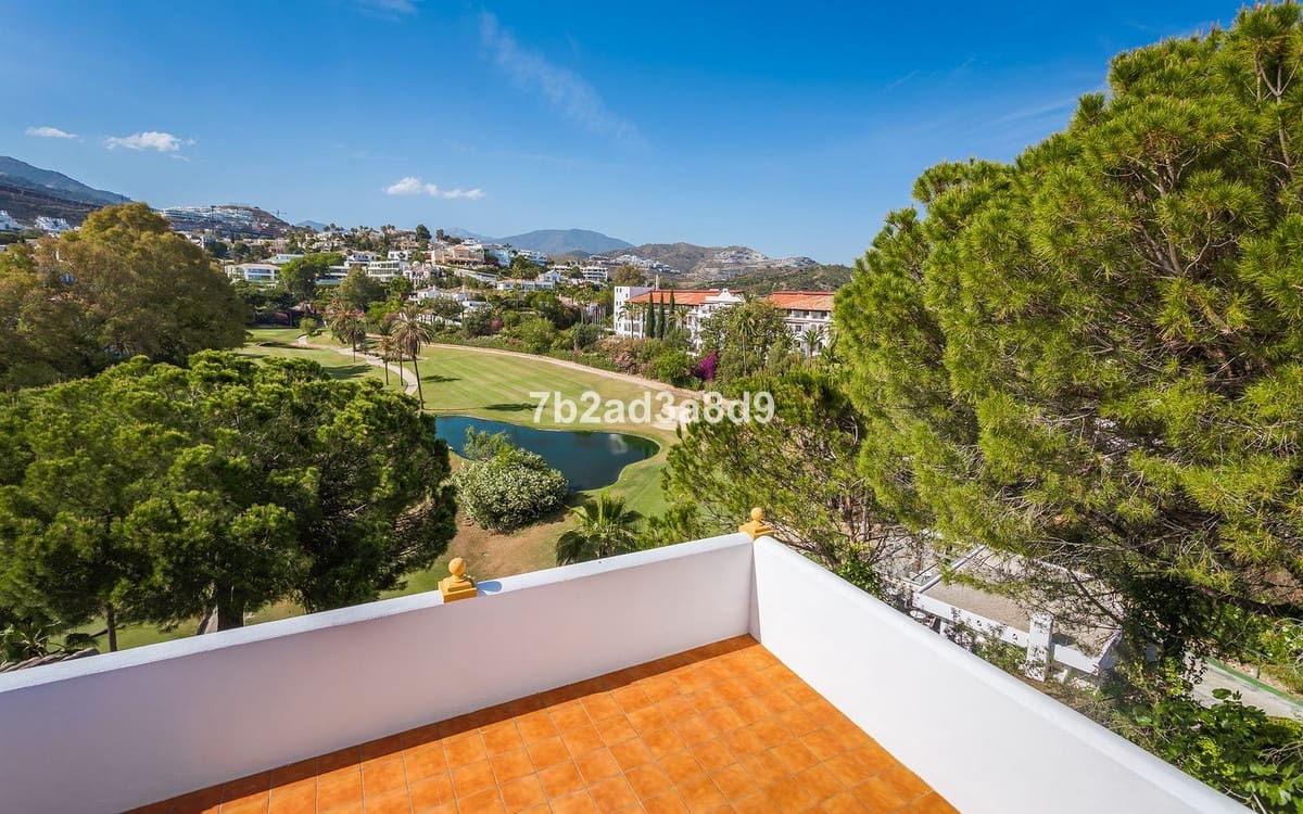 4 chambre Villa/Maison à vendre à Benahavis avec garage - 875 000 € (Ref: 9481478)
