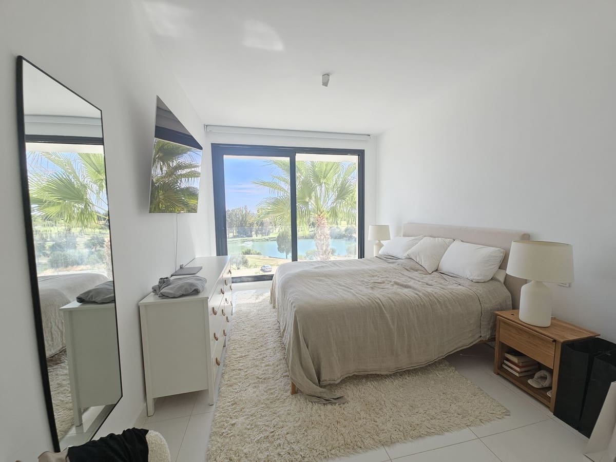 2 slaapkamer Flat te koop in Estepona met zwembad garage - € 799.000 (Ref: 9481482)