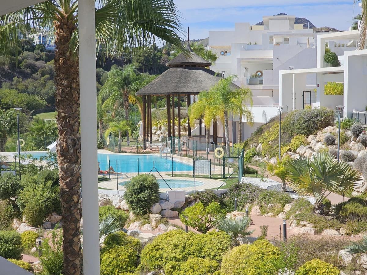 2 slaapkamer Flat te koop in Estepona met zwembad garage - € 799.000 (Ref: 9481482)