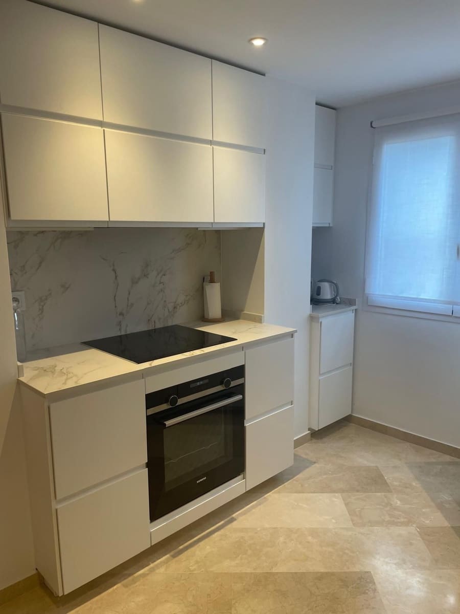 3 bedroom Flat for sale in Marbella with pool garage - € 575,000 (Ref: 9481642)