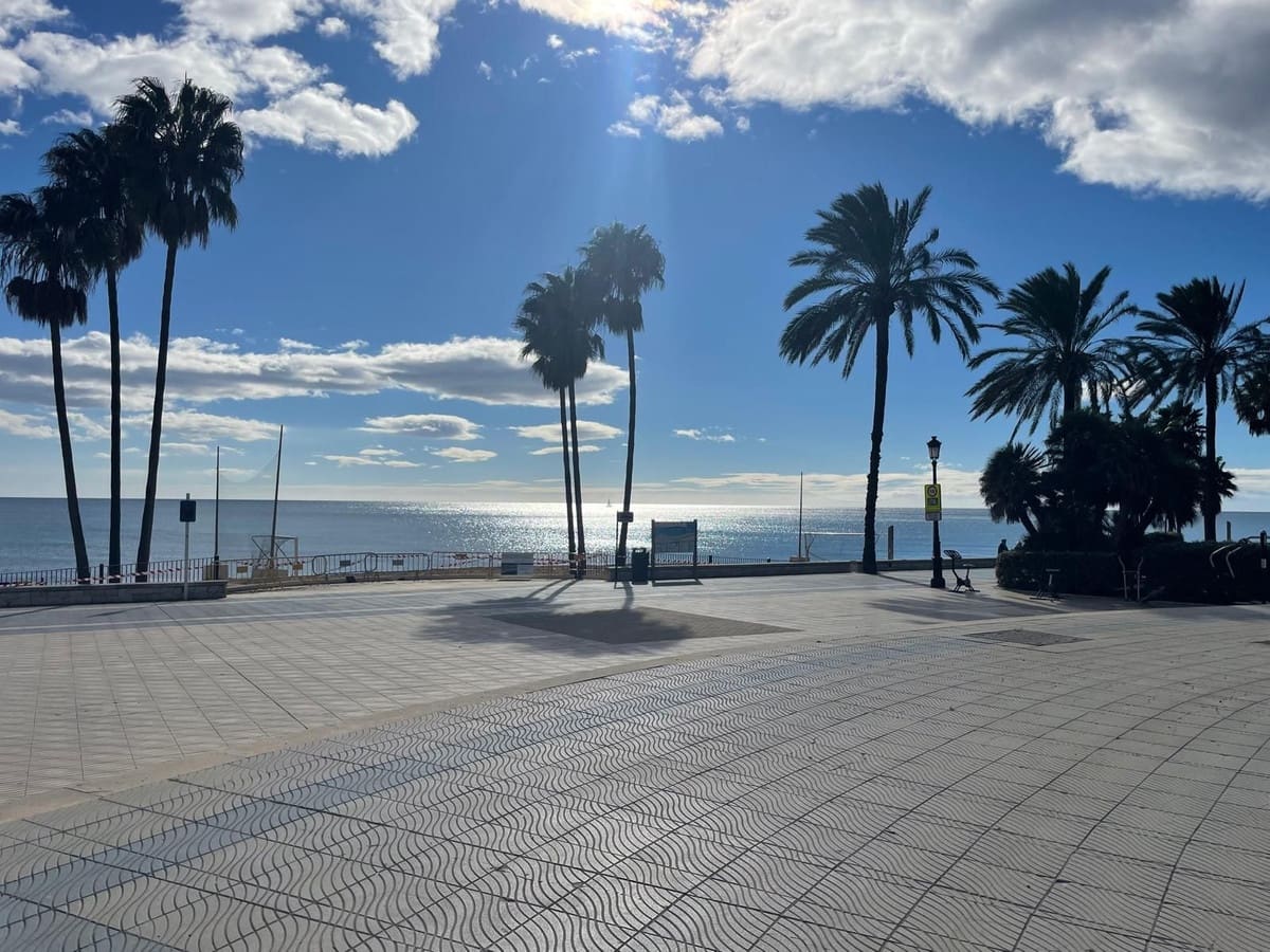 3 bedroom Flat for sale in Marbella with pool garage - € 575,000 (Ref: 9481642)