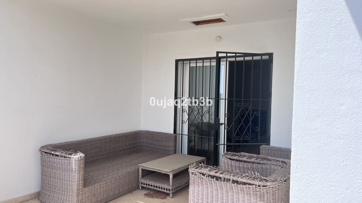 4 bedroom Flat for sale in Marbella with pool - € 1,500,000 (Ref: 9482236)