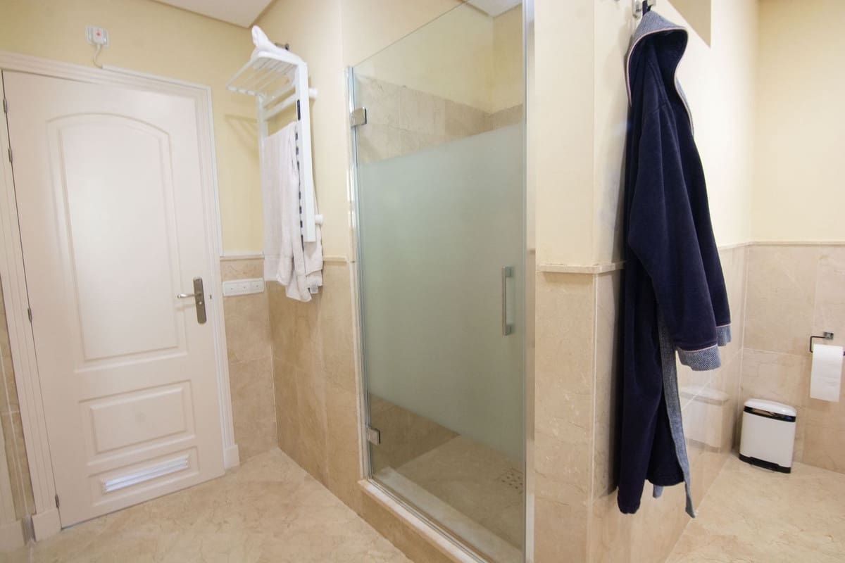 2 bedroom Flat for sale in Ojen with pool garage - € 395,000 (Ref: 9482237)