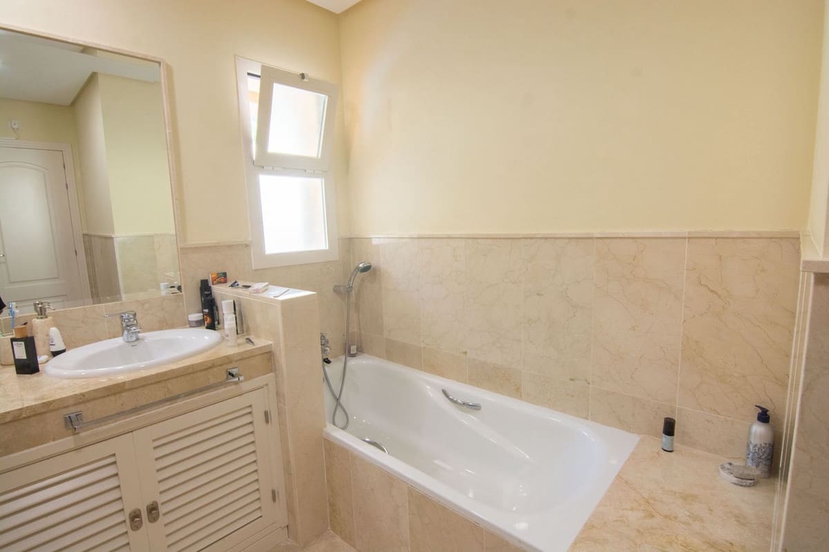 2 bedroom Flat for sale in Ojen with pool garage - € 395,000 (Ref: 9482237)