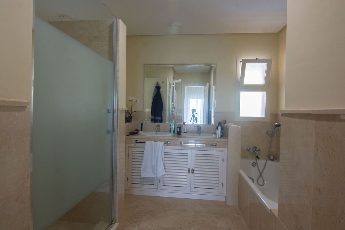 2 bedroom Flat for sale in Ojen with pool garage - € 395,000 (Ref: 9482237)