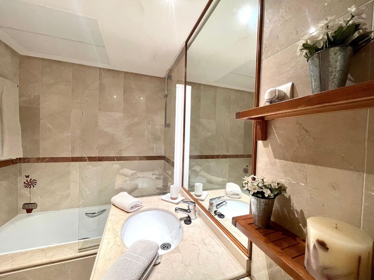 2 Zimmer Wohnung zu verkaufen in Marbella mit Pool Garage - 490.000 € (Ref: 9482417)