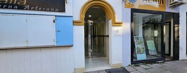Erhverv til salg i Centro, Estepona - € 269.000 (Ref: 9482418)