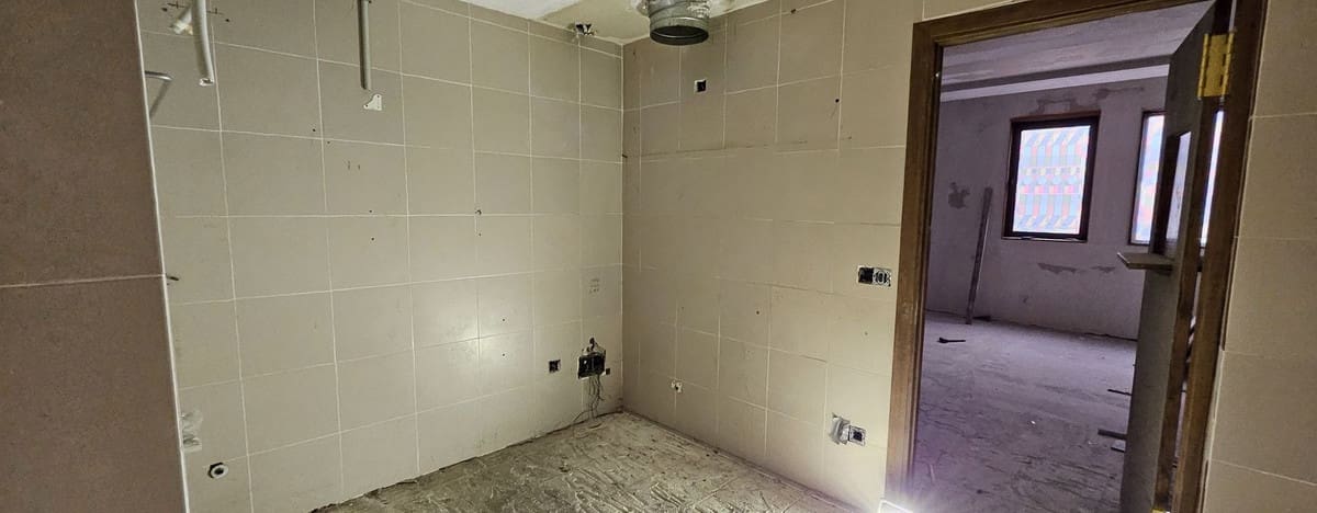 Erhverv til salg i Estepona - € 269.000 (Ref: 9482418)