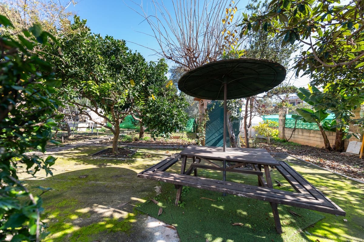 4 slaapkamer Villa te koop in Marbella met zwembad garage - € 1.300.000 (Ref: 9487165)