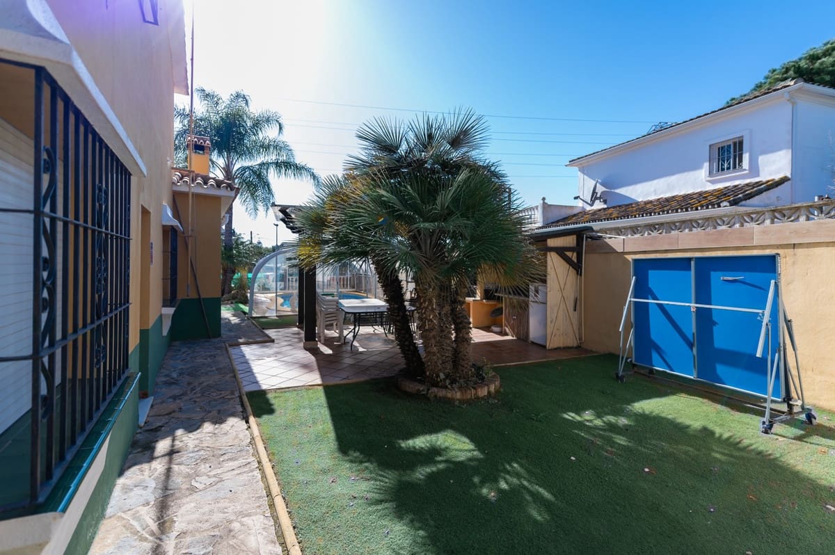 Chalet de 4 habitaciones en Marbella en venta con piscina garaje - 1.300.000 € (Ref: 9487165)